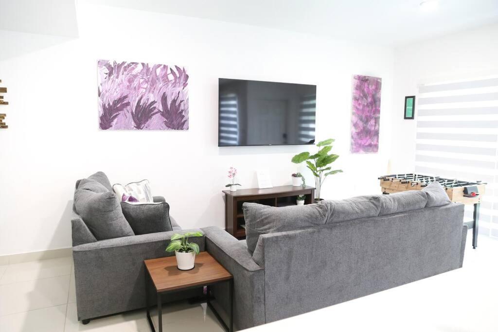 Insta Worthy Modern Bungalow Homestead Esterno foto